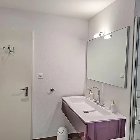 Violettes-vacances A-b-c-7 By Interhome *